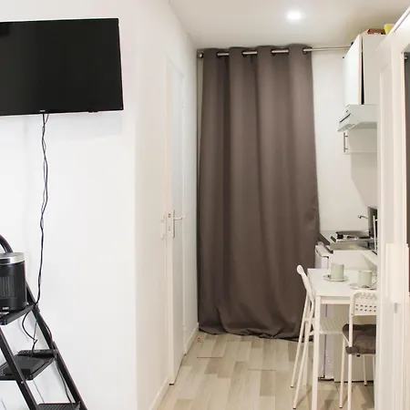 Cozy In A Quiet Location 15th Apartman *